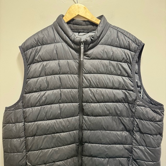Old Navy Narrow Channel Black Jack Packable Vest Size XXXL Tall - Picture 3 of 10